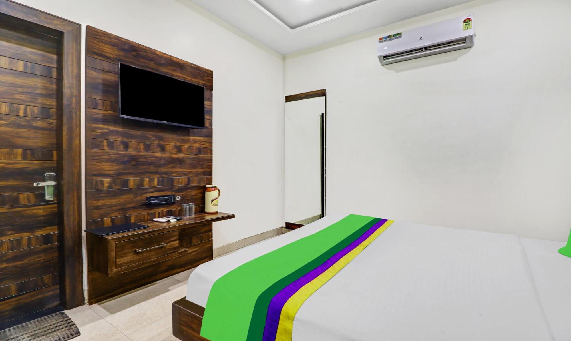 Itsy Hotels Anjali Mahal, 500 Mtrs From Mathura Railway Station エクステリア 写真