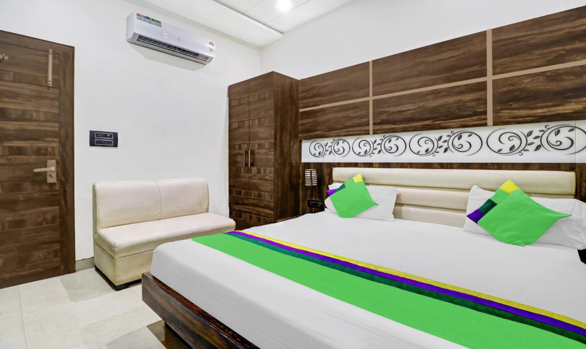 Itsy Hotels Anjali Mahal, 500 Mtrs From Mathura Railway Station エクステリア 写真