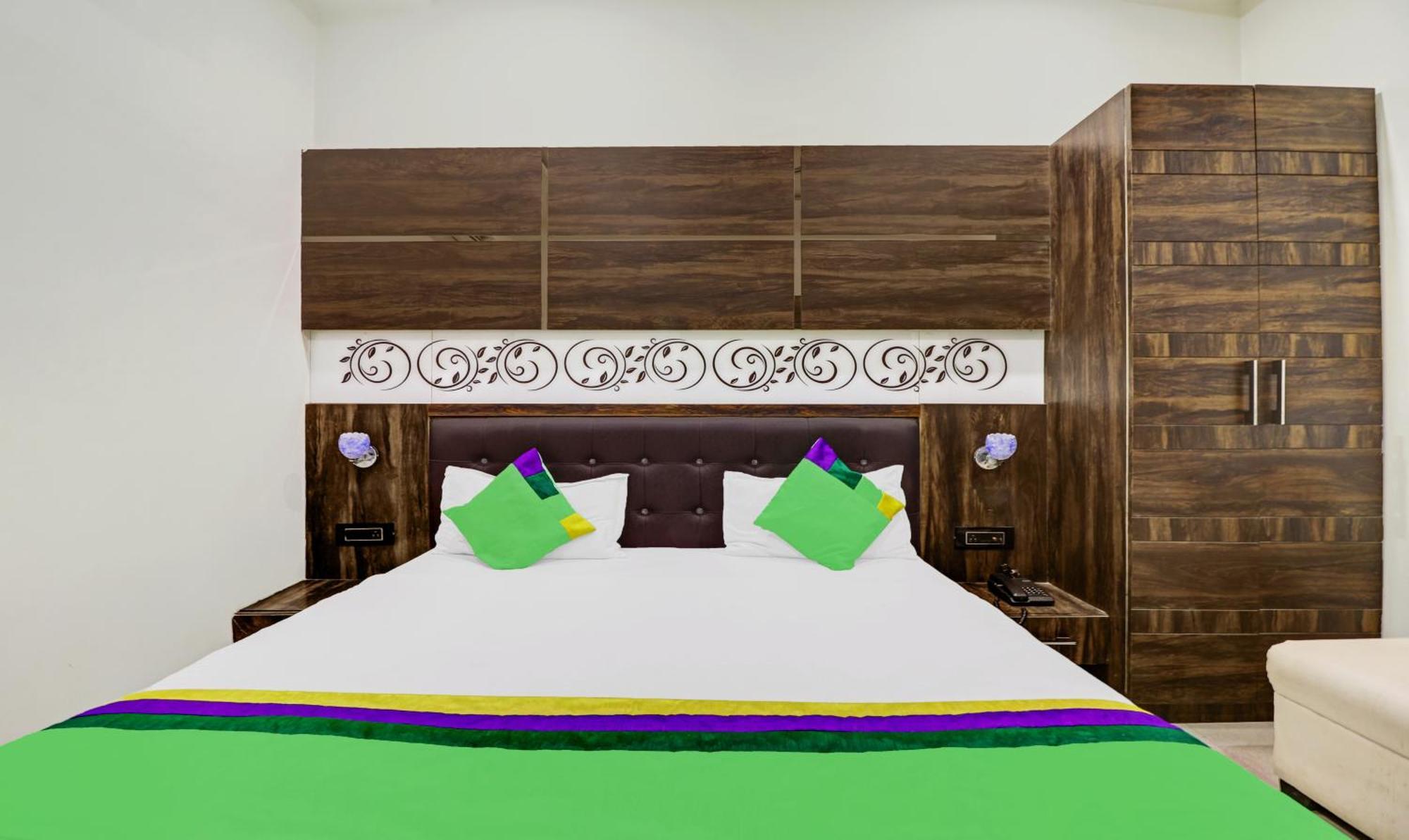 Itsy Hotels Anjali Mahal, 500 Mtrs From Mathura Railway Station エクステリア 写真