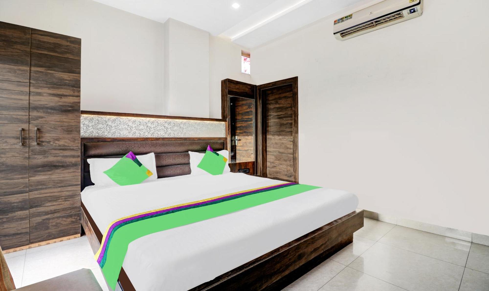 Itsy Hotels Anjali Mahal, 500 Mtrs From Mathura Railway Station エクステリア 写真